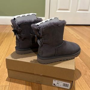 Size 8 mini Bailey bow 2 shimmer